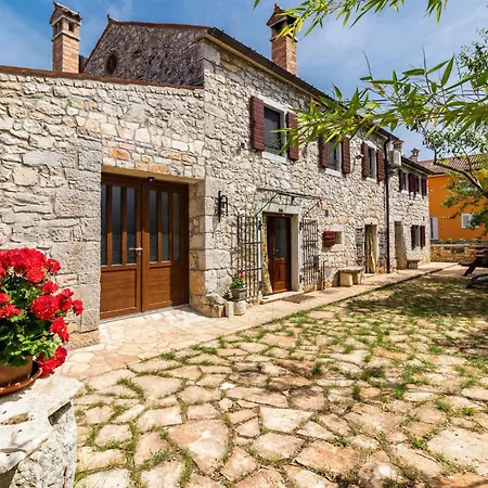 Awesome In With Kitchen Holiday home