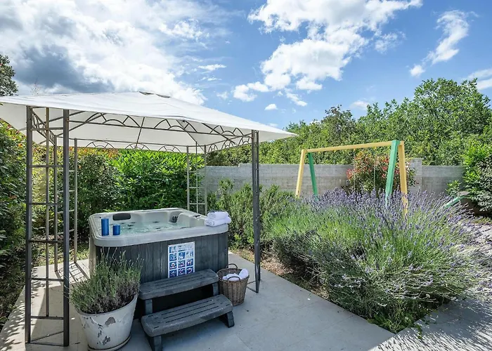 Nyaraló Branka Póla